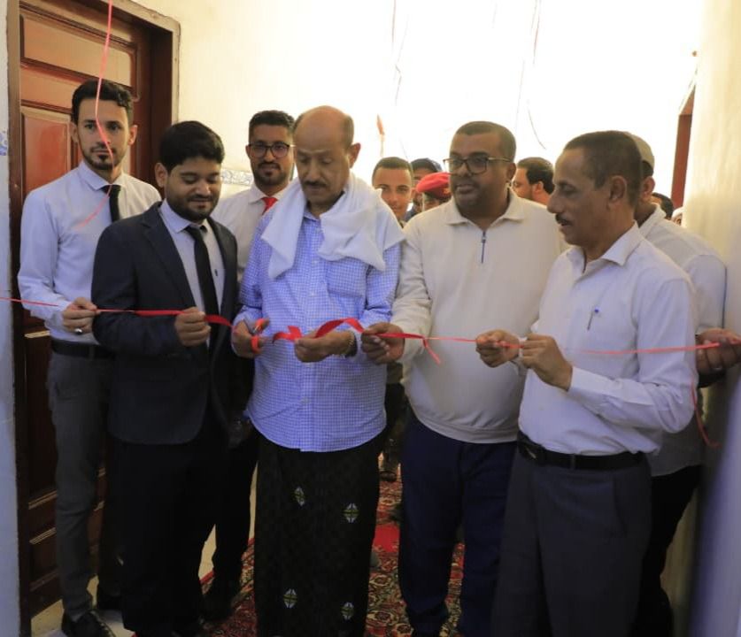 وكيل محافظة حضرموت يفتتح معرض وفعالية "قطرة أمل" ويناقش مشروع إنشاء محطة الحافلات