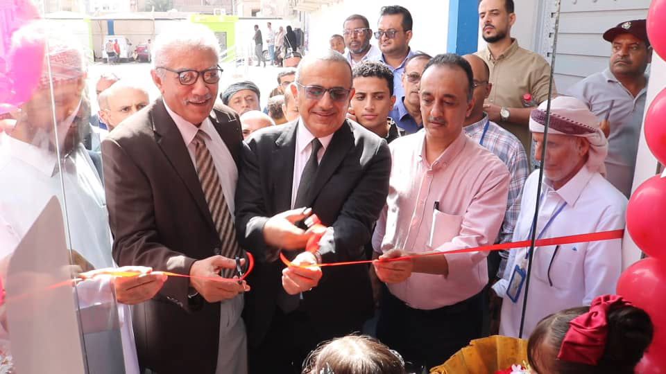 وزير الصحة يفتتح مركز القلب الخيري بعدن ويدشّن المخيم الخامس لجراحات القلب والقسطرة العلاجية