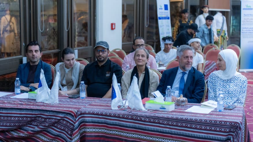 سفيرا الإتحاد الأوروبي وهولندا يطلعان على مشروع تعزيز الأمن المائي بالطاقة المتجددة في مأرب