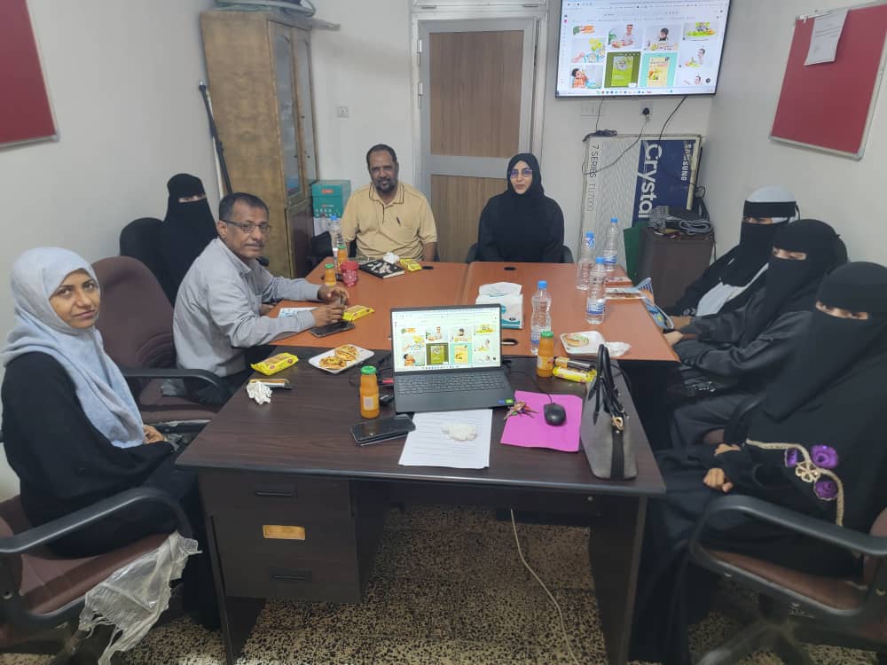 اجتماع لجنة مراجعة دليل المدرب للتواصل من أجل التغيير الاجتماعي والسلوكي بعدن