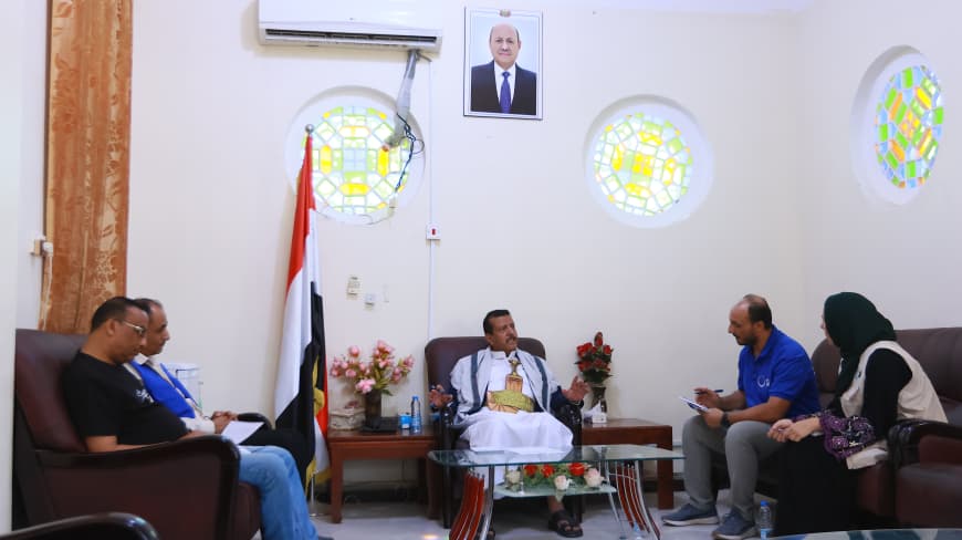 وكيل محافظة مأرب يطلع على التدخلات الإنسانية لمنظمة الإغاثة الإسلامية الفرنسية