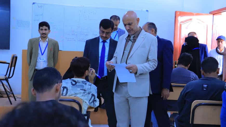 كلية الطب بجامعة اقليم سبأ تجري اختبارات المفاضلة لقبول الدفعة السابعة