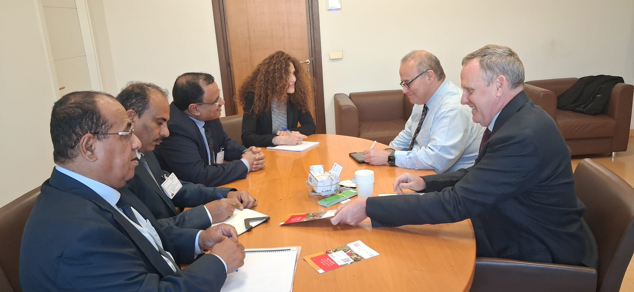 وزير الزراعة يبحث مع مسؤول بمنظمة (الفاو) تعزيز التعاون المشترك