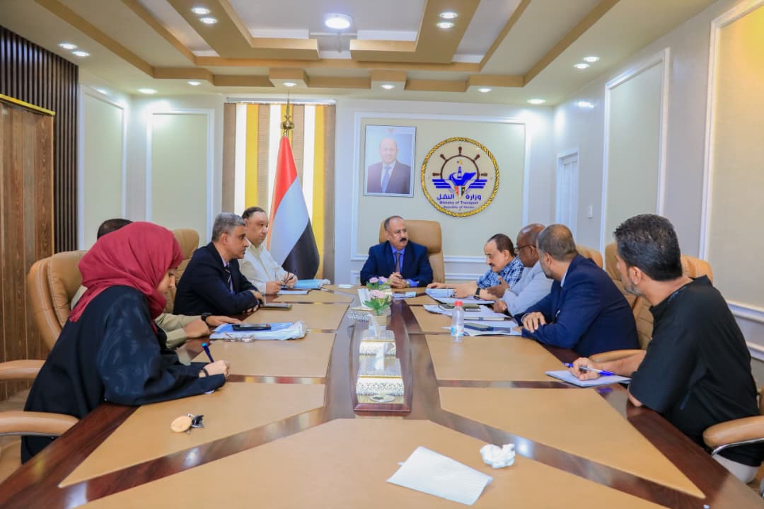 لجنة برئاسة وزير النقل تناقش استكمال الاجراءات الرسمية لاعتماد مشروع ميناء قنا بشبوة