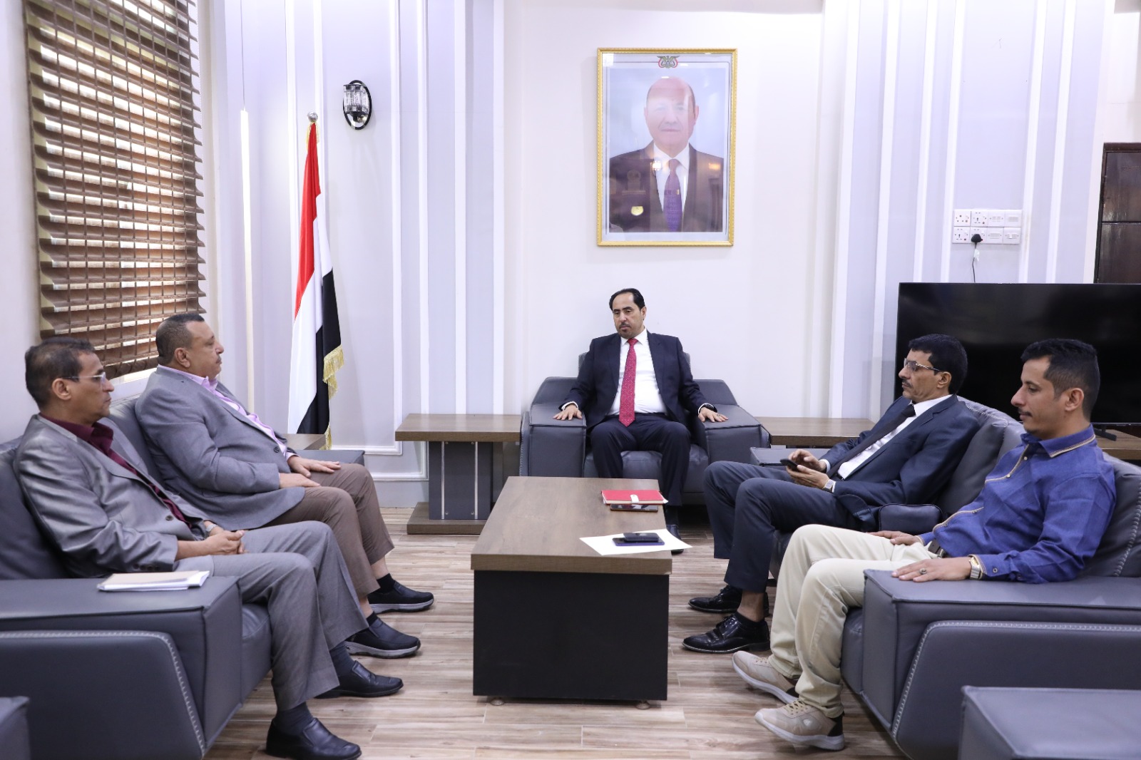 وزير الشباب والرياضة يناقش مع مؤسسة الناصر للتنمية سبل تعزيز الشراكة