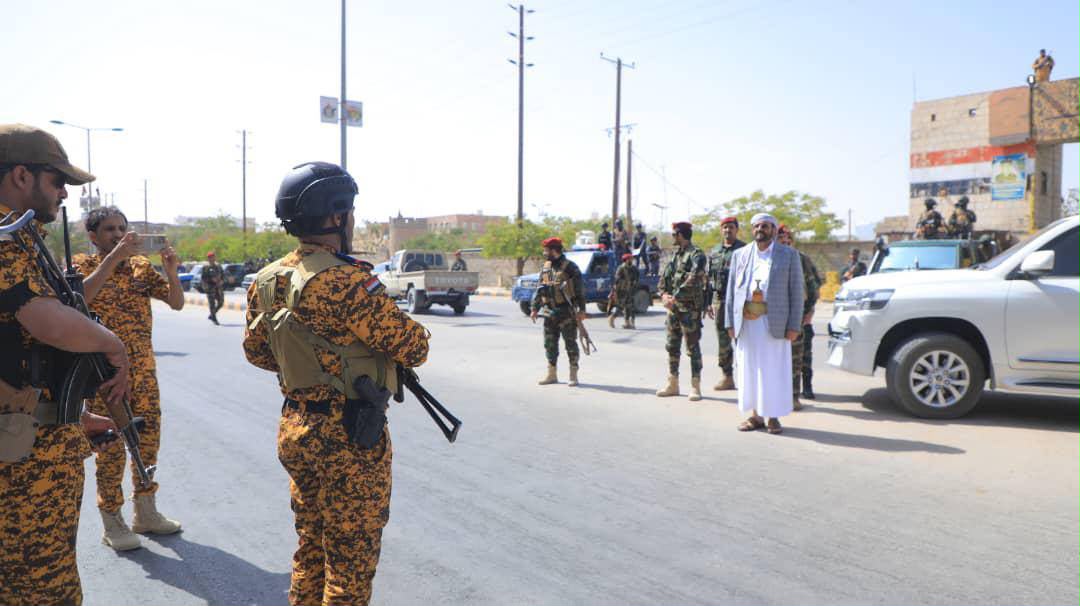 العرادة يستقبل مسيَّراً عسكرياً لشرطة المنشآت ويشيد بالانضباط والجاهزية