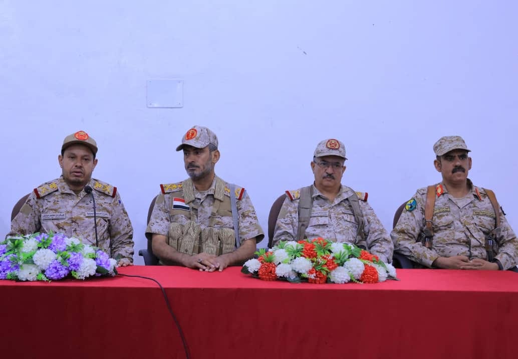 رئيس الأركان يطلع على الجاهزية القتالية في المنطقة العسكرية السادسة