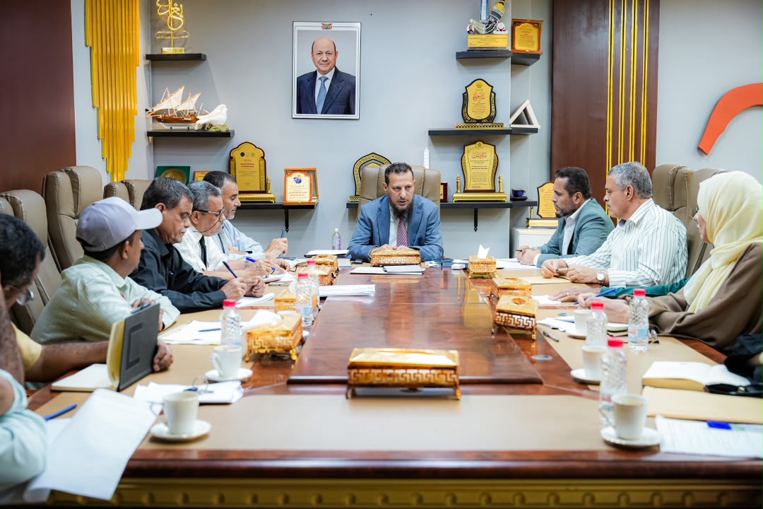 محافظ عدن يطلع على الاستعدادات الجارية للعام الدراسي القادم 2026/ 2027