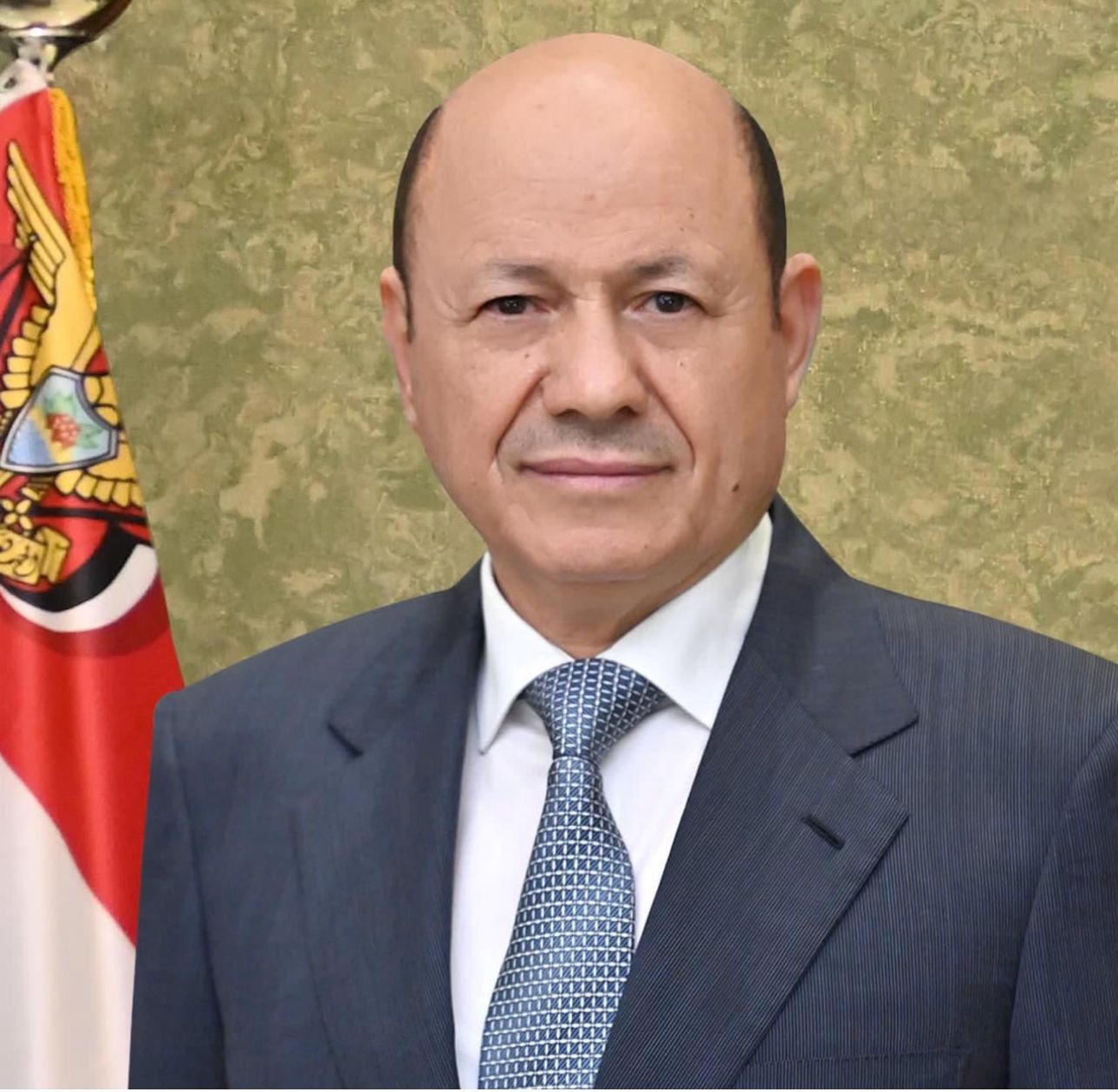 رئيس مجلس القيادة يحذر المليشيات الحوثية من استمرار التصعيد والمقامرة بمصالح الشعب اليمني