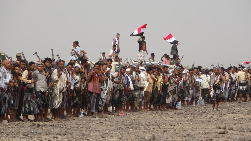 أبناء موزع في تعز يعلنون تأييدهم لقرارات مجلس القيادة الرئاسي