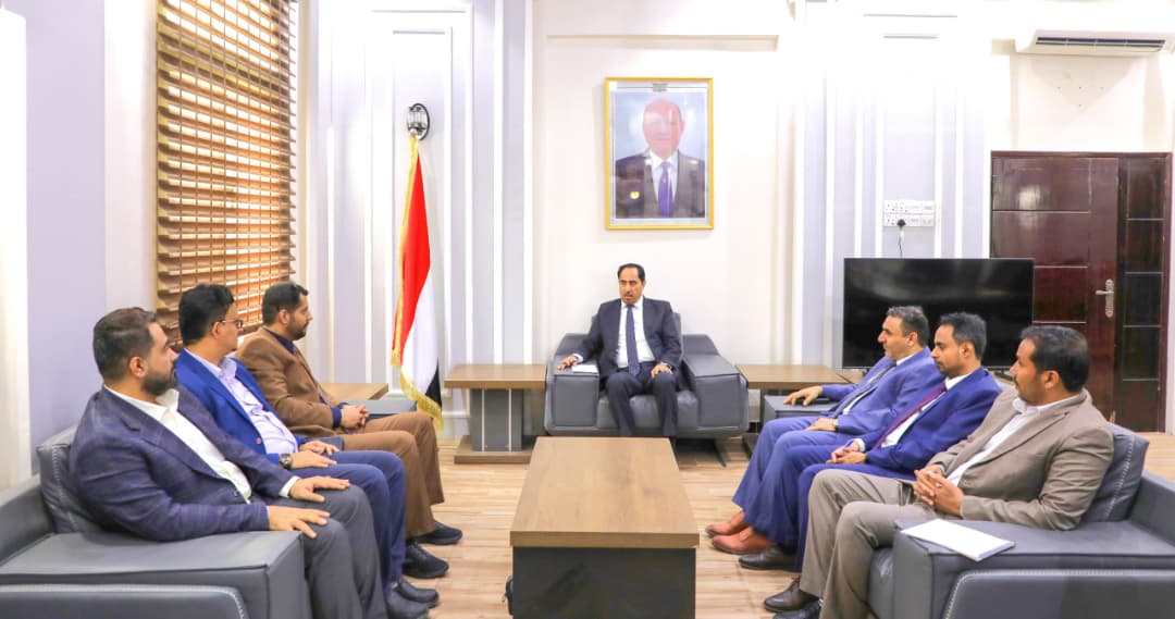 وزير الشباب يناقش مع جمعية المستشارين والمدربين اليمنيين تعزيز التعاون المشترك