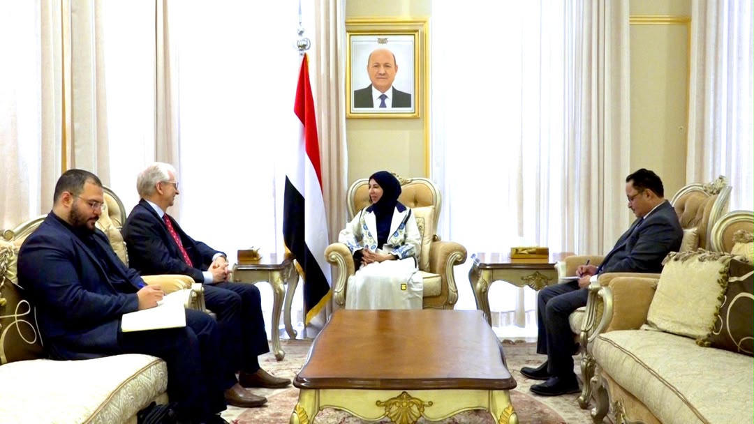 وزيرة الخارجية تبحث مع السفير الألماني تعزيز العلاقات الثنائية ومجالات التعاون