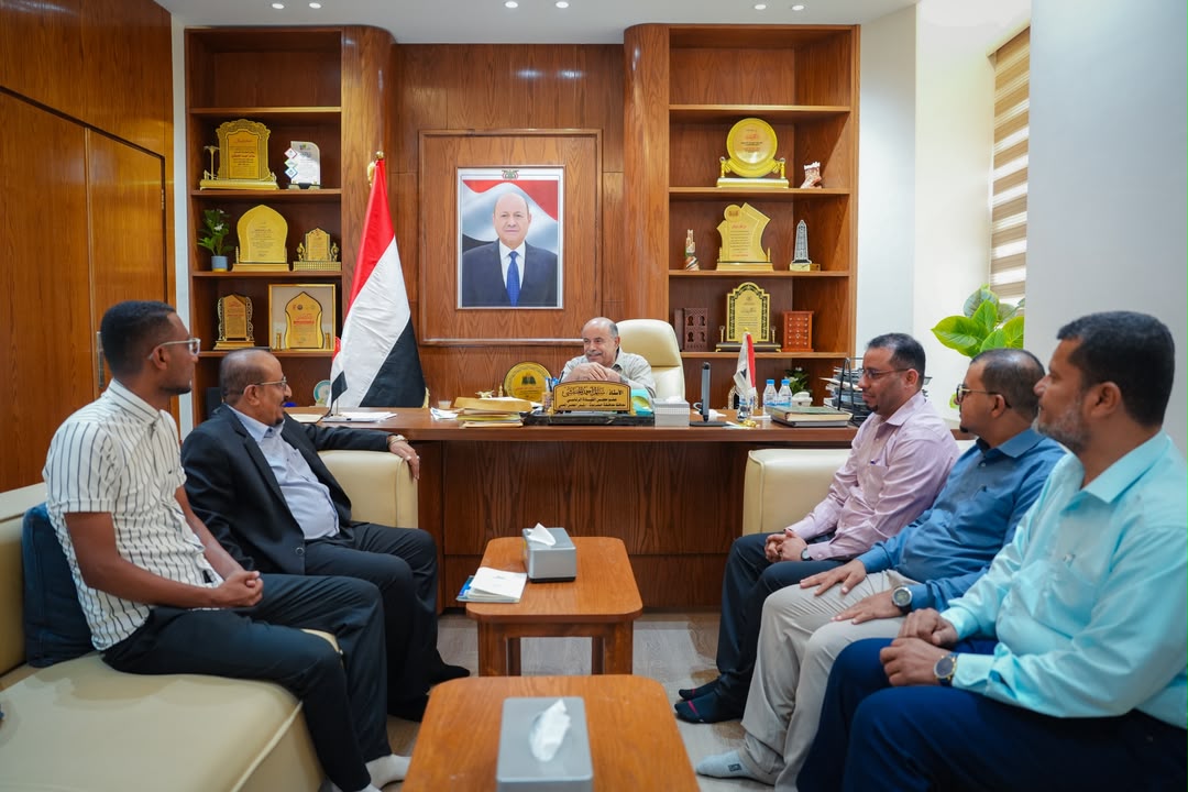 الخنبشي يؤكد أهمية دور منظمات المجتمع المدني في مساندة جهود السلطات المحلية ودعم القطاعات الحيوية
