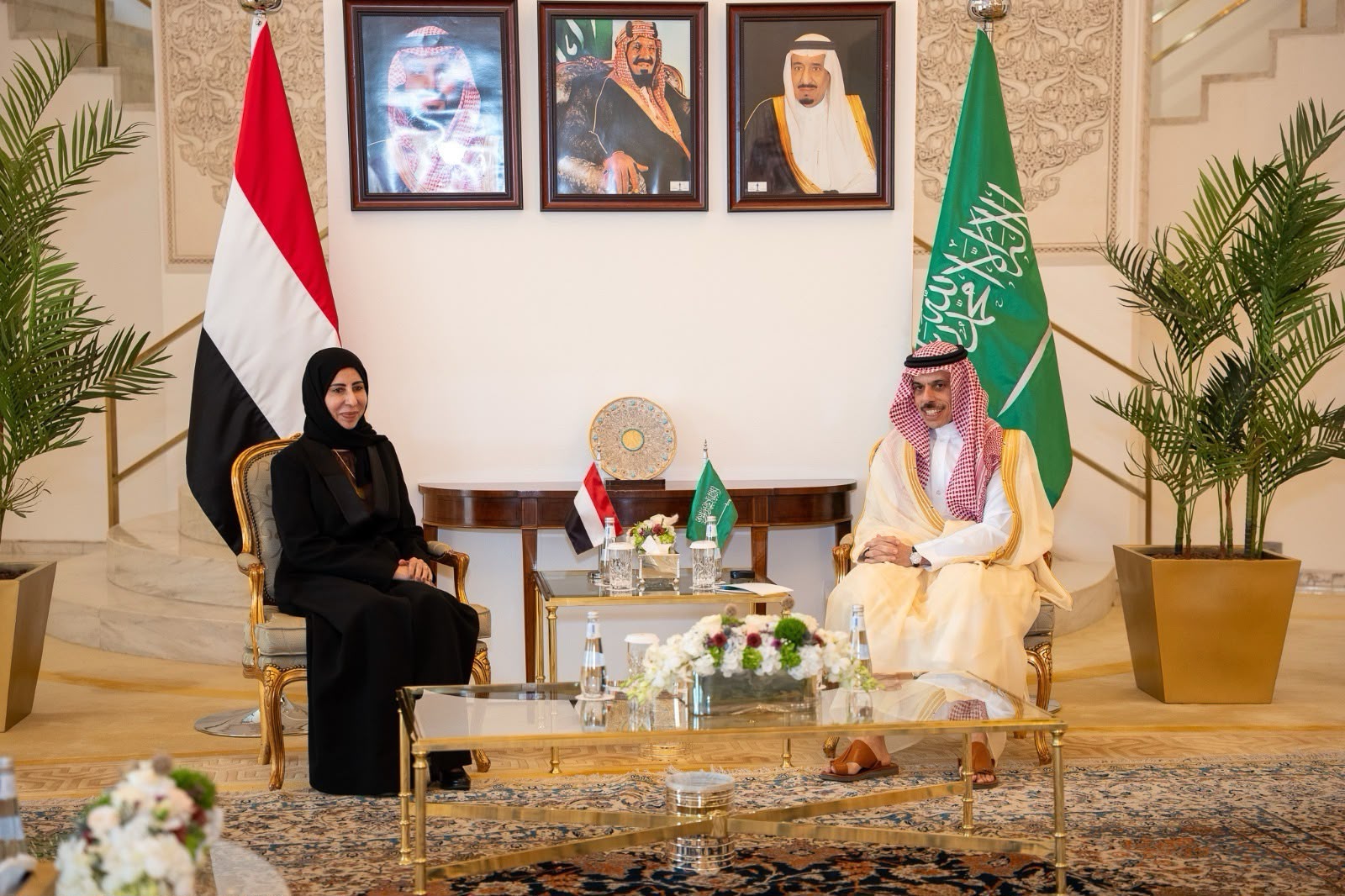 وزيرة الخارجية ونظيرها السعودي يبحثان تعزيز الشراكة ومواجهة التهديدات المشتركة