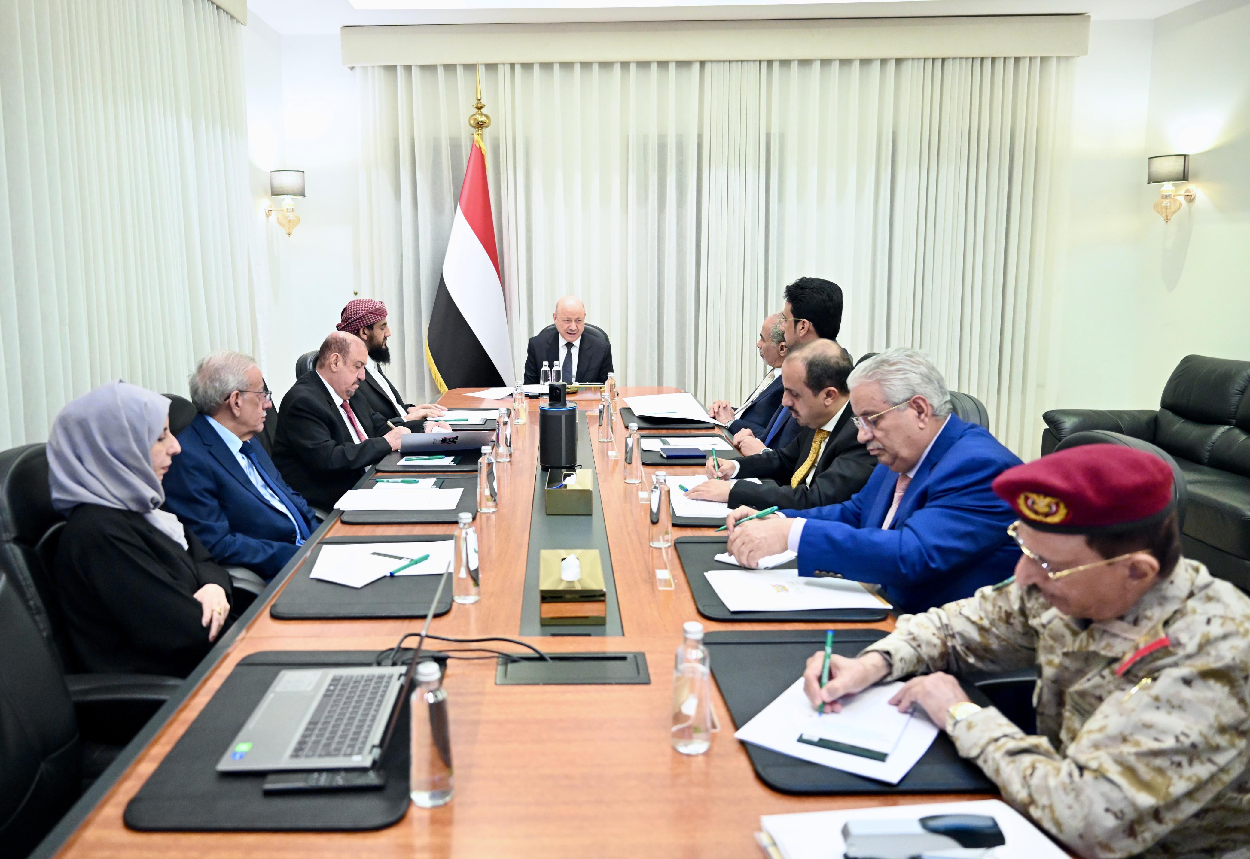 مجلس الدفاع الوطني يشيد بالالتفاف الشعبي الواسع حول القوات المسلحة ويتوعد بمزيد من عمليات الردع الموجعة