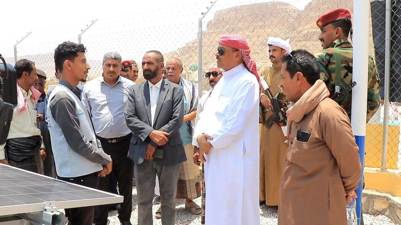 الوكيل بارباع يطّلع على احتياجات مديرية حريضة ويتفقد المشاريع الخدمية والأمنية