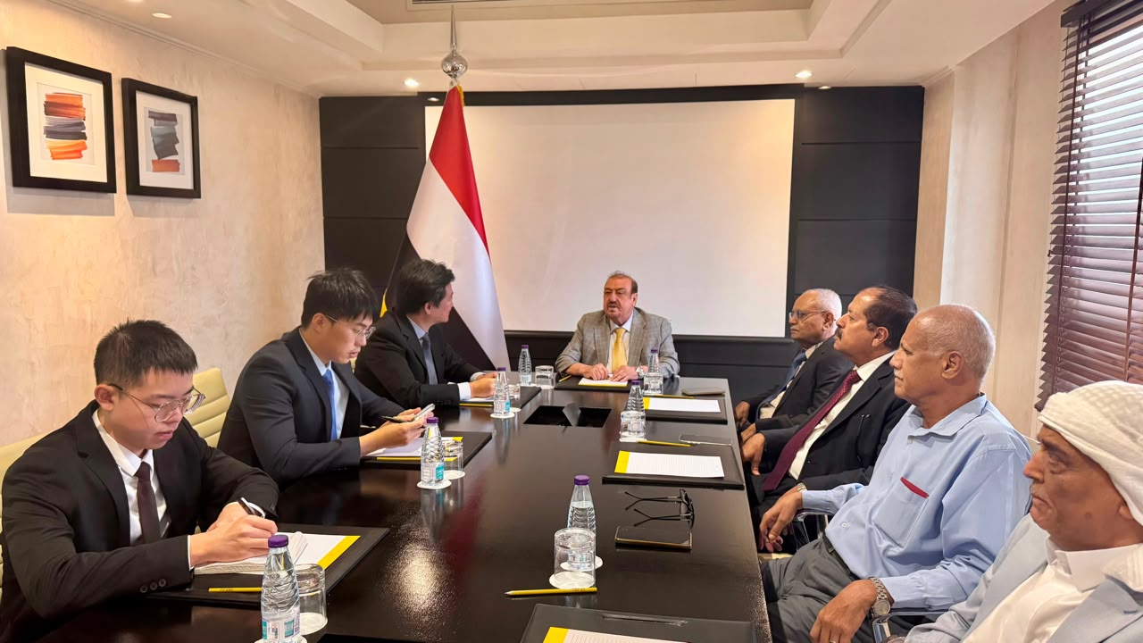 رئيس مجلس النواب يلتقي القائم بأعمال السفارة الصينية