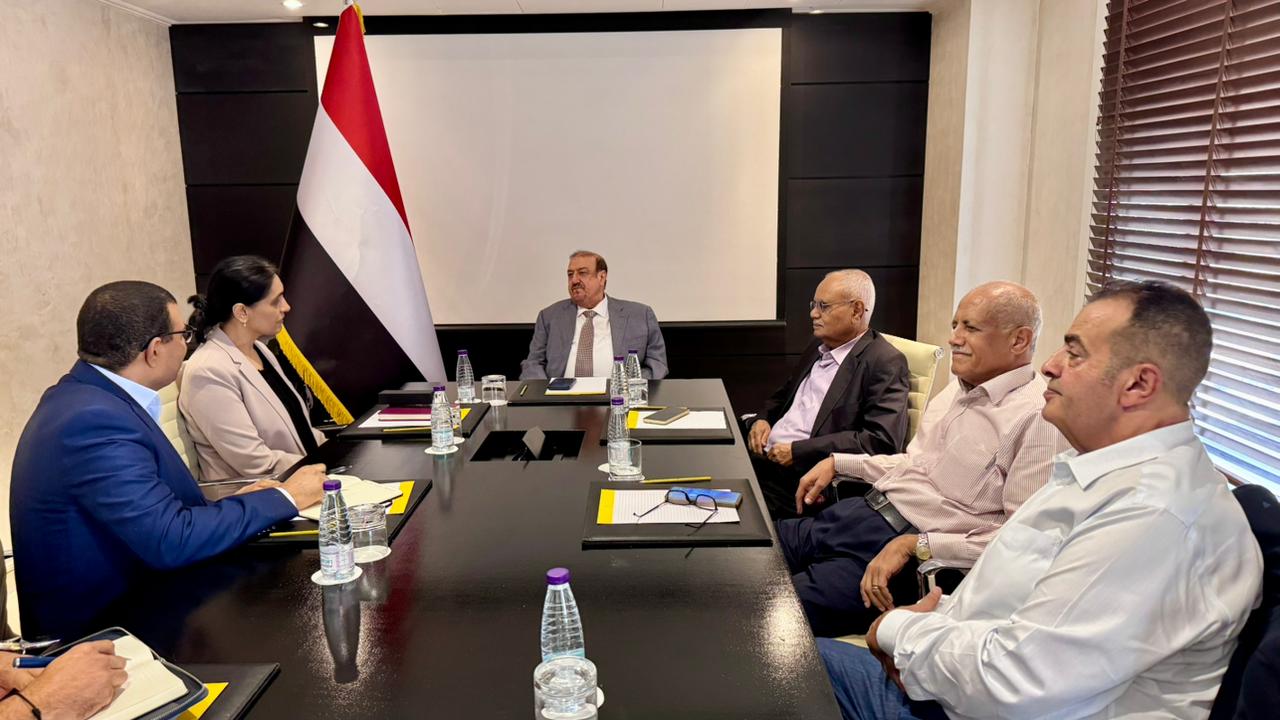 رئيس مجلس النواب يبحث مع السفيرة البريطانية تطورات الأوضاع الوطنية والإقليمية