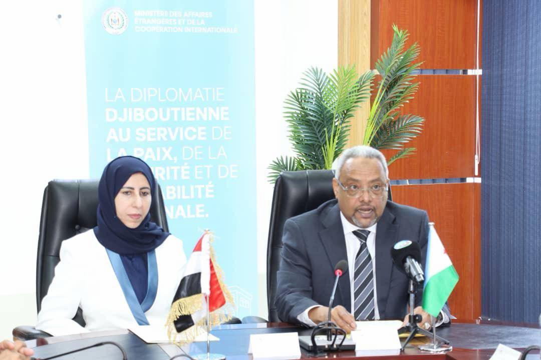 وزيرة الخارجية ونظيرها الجيبوتي يبحثان تعزيز العلاقات الثنائية وتفعيل آليات التشاور والتنسيق
