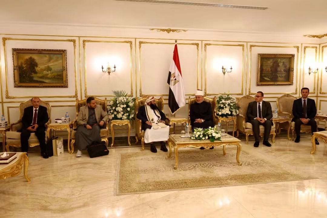 وزير الأوقاف والإرشاد يبحث مع مفتي مصر تعزيز التعاون الديني والإفتائي