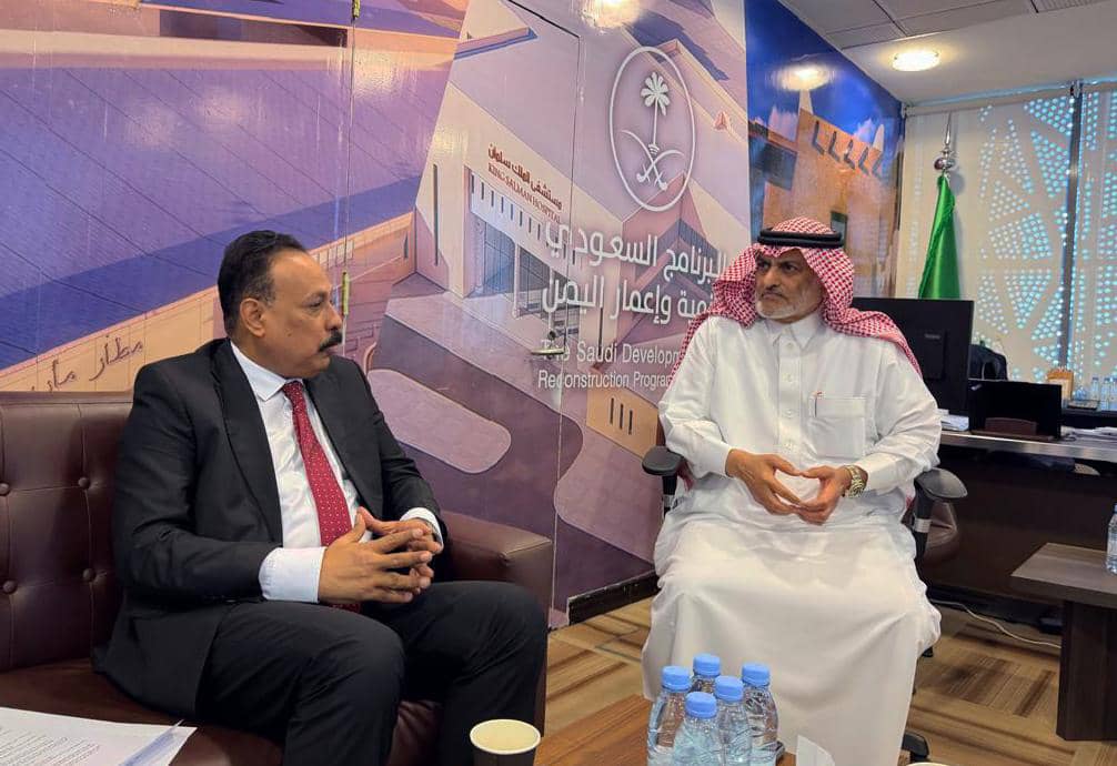 وزير الأشغال يبحث مع البرنامج السعودي تعزيز التعاون في قطاع الطرق والبنية التحتية