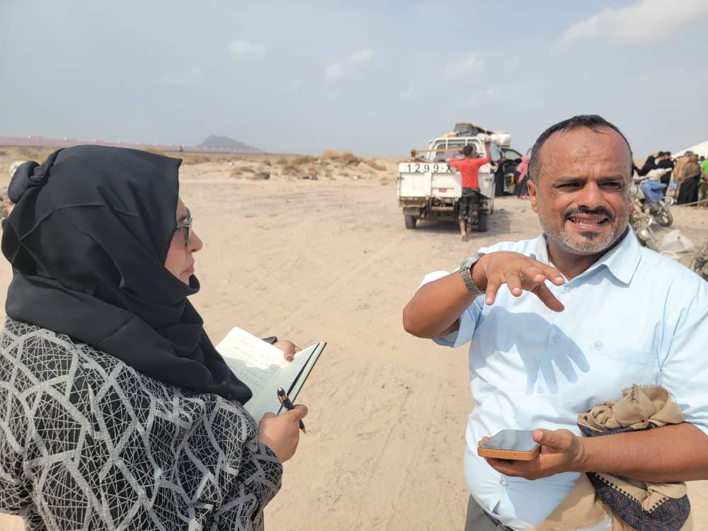 وكيلة وزارة الصحة تتفقد مخيم الفردوس وتناقش ترتيبات افتتاح عيادة صحية للنازحين بعدن