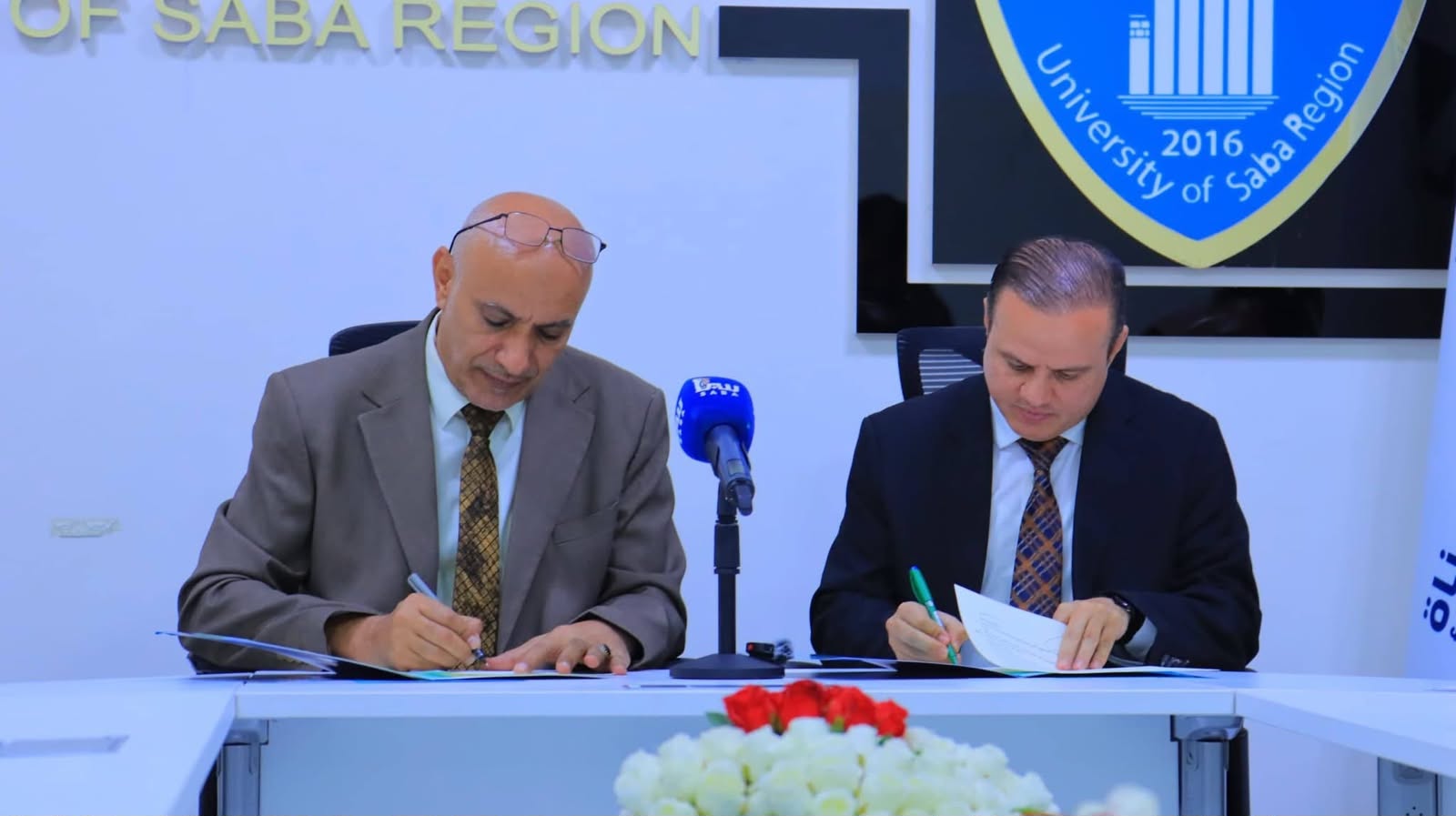 توقيع اتفاقية تعاون بين جامعة إقليم سبأ وقناة سبأ الفضائية