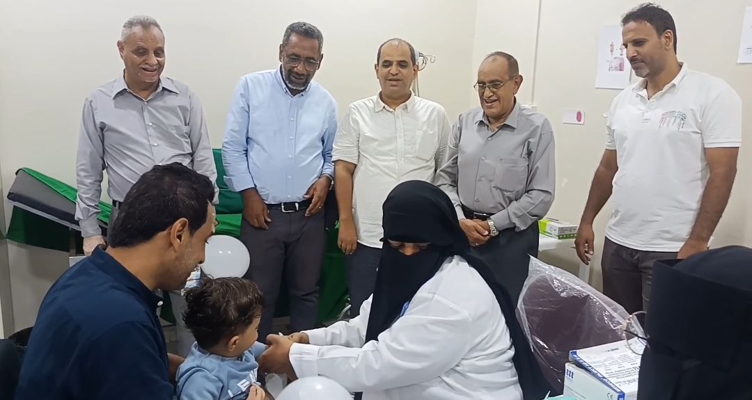 صحة عدن تدشن حملة الفحص الصحي المجاني للأطفال بخورمكسر