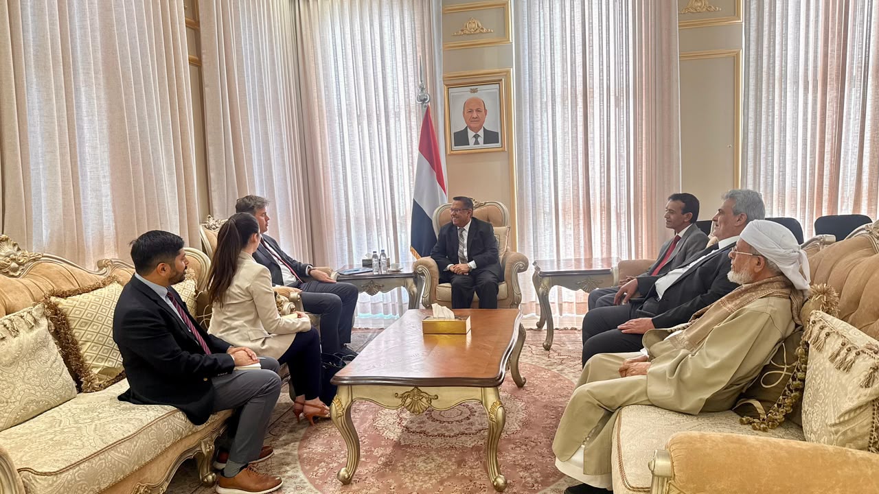 رئيس مجلس الشورى يبحث مع القائم بأعمال السفارة الأميركية مستجدات الأوضاع في اليمن