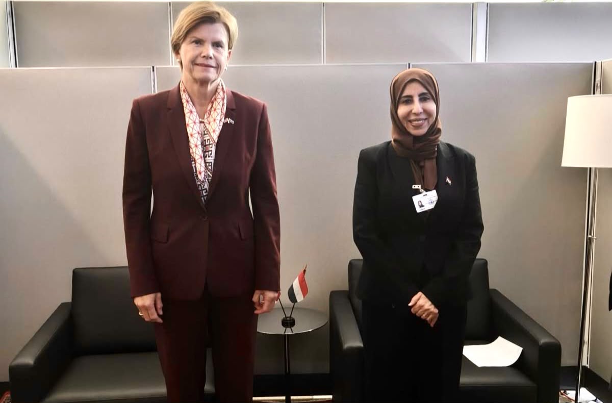 وزيرة الخارجية تستعرض مع نظيرتها اللاتفية تداعيات تصعيد مليشيات الحوثي على أمن اليمن والمنطقة