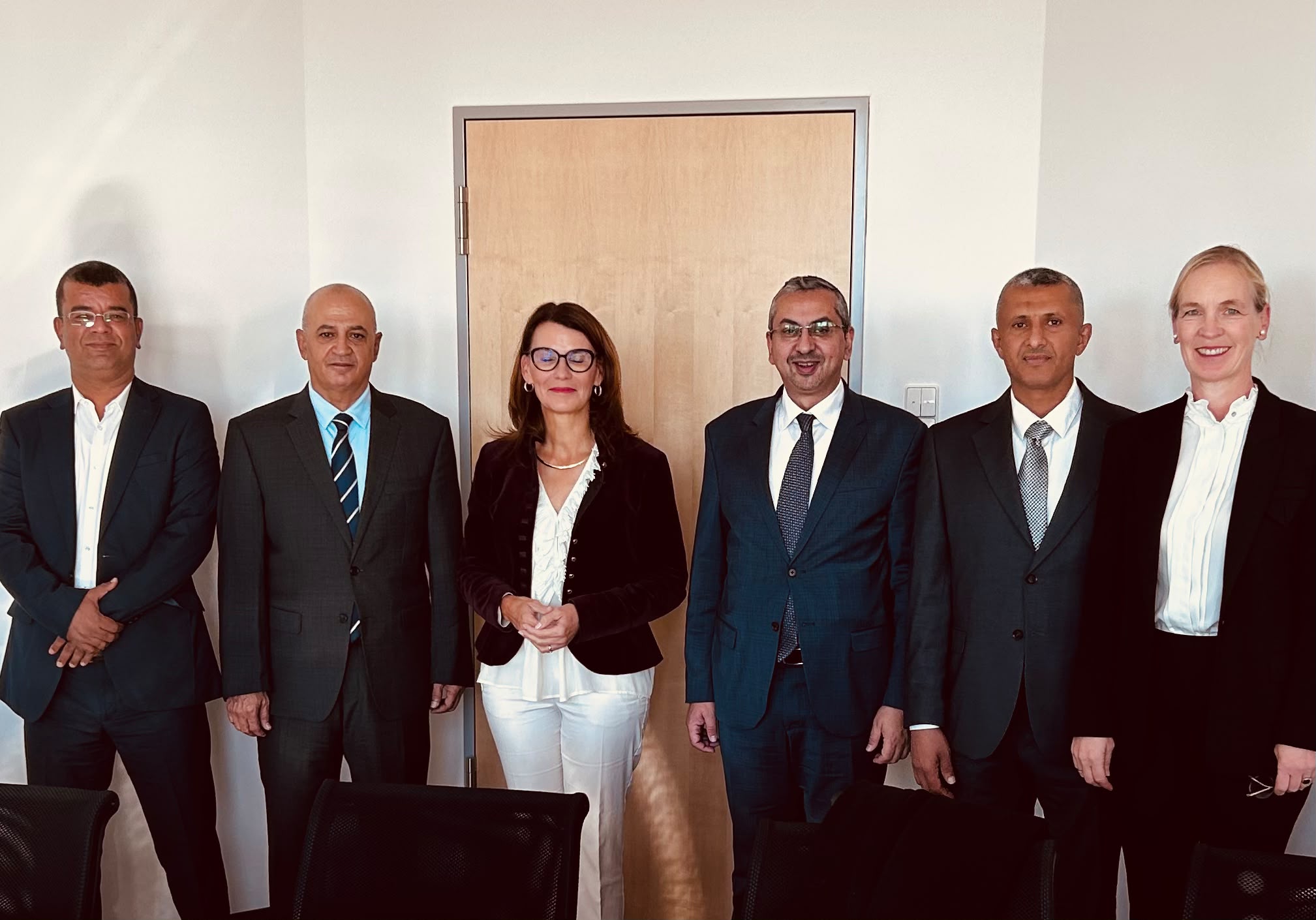 وزير المياه والبيئة يبحث مع وزيرة الدولة الالماني تعزيز التعاون في القطاعين المائي والبيئ
