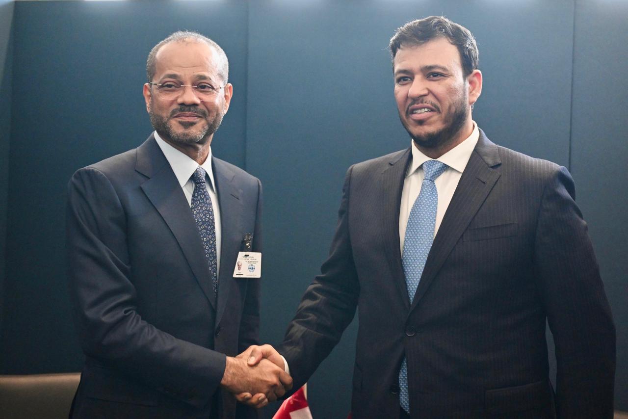 عضو مجلس القيادة عبدالله العليمي يبحث مع وزير الخارجية العماني تطورات الأوضاع في اليمن