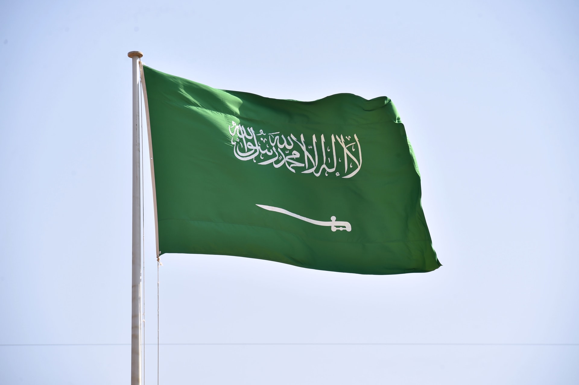 السعودية تجدد دعمها لمجلس القيادة الرئاسي والحكومة لإنهاء الانقلاب الحوثي واستعادة الدولة ومؤسساتها