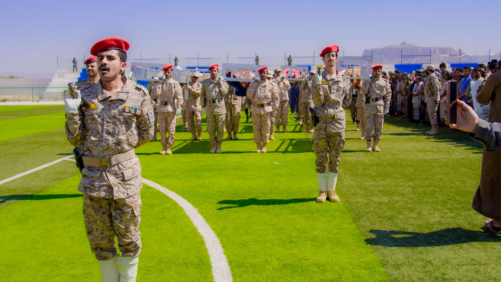 شبوة تودّع في موكب جنائزي مهيب شهداء القصف الحوثي الارهابي على مركز التدريب الامني