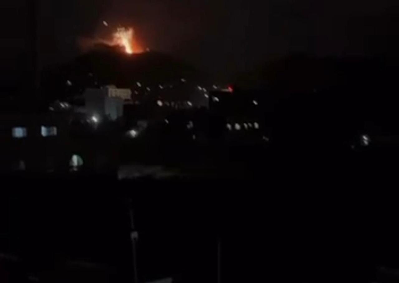 القوات المسلحة: استهداف مركز قياده وسيطرة ودبابتين في فندق سوفتيل بتعز