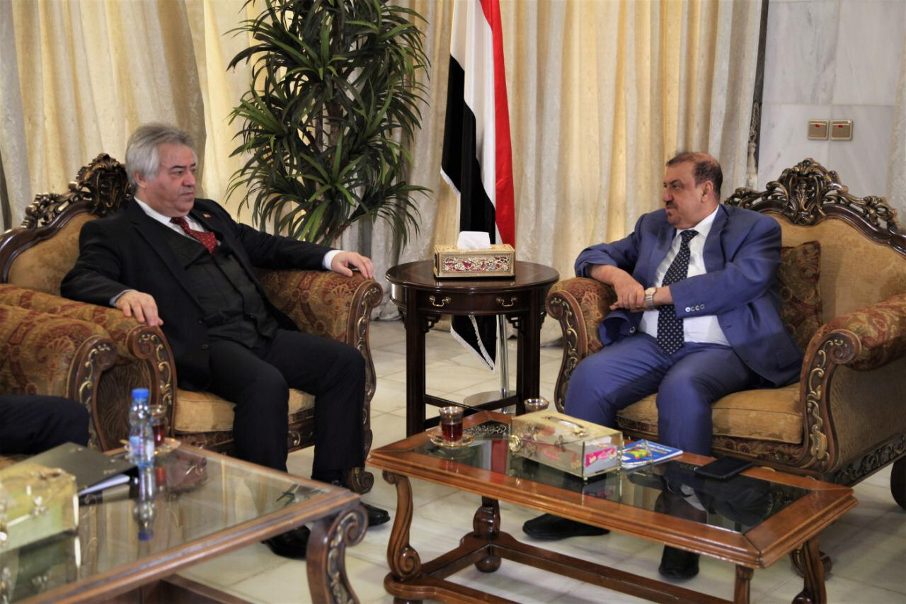 رئيس مجلس النواب يلتقي بالسفير التركي لدى اليمن