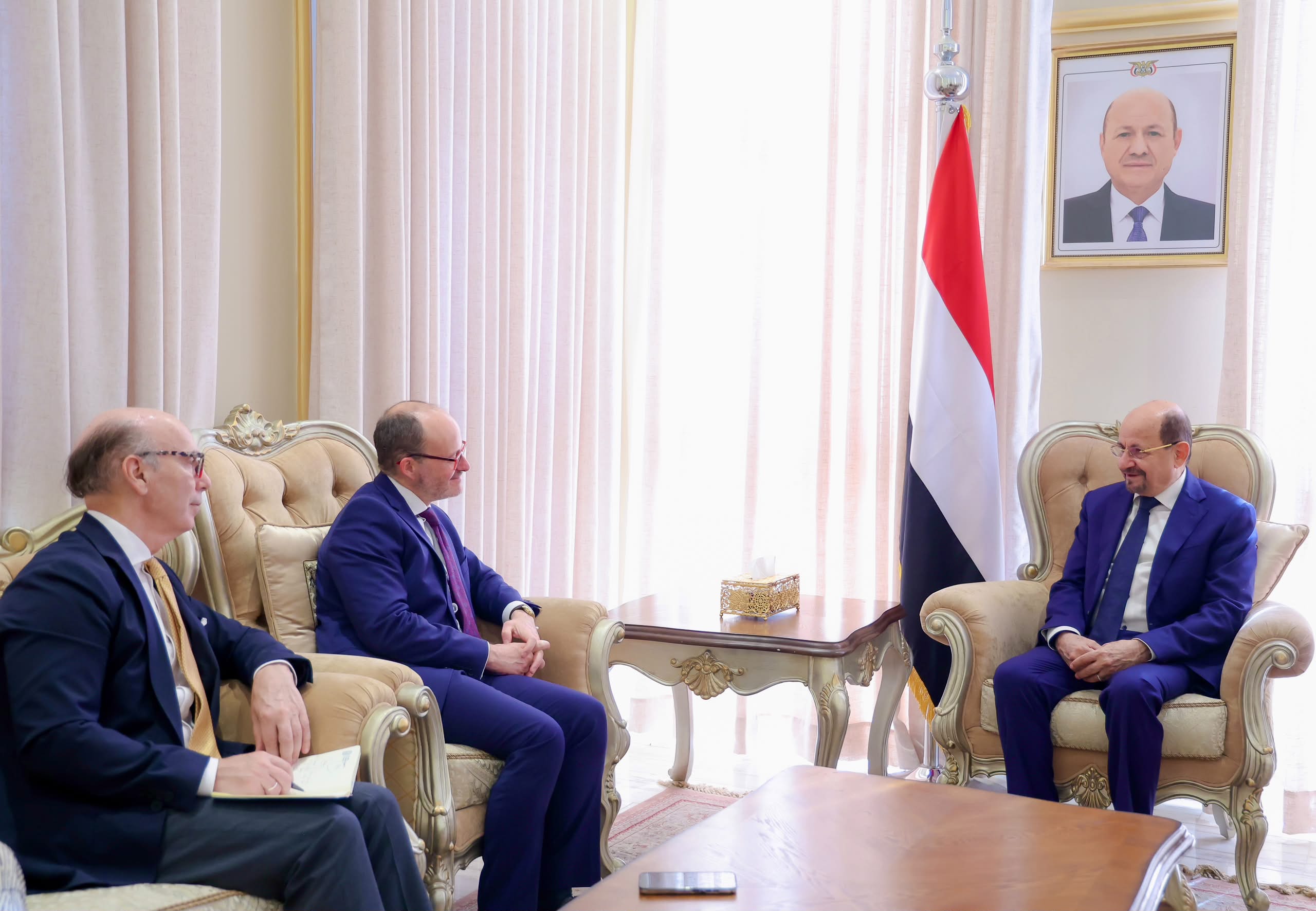 رئيس الوزراء وزير الخارجية يستقبل وزير الدولة الإس